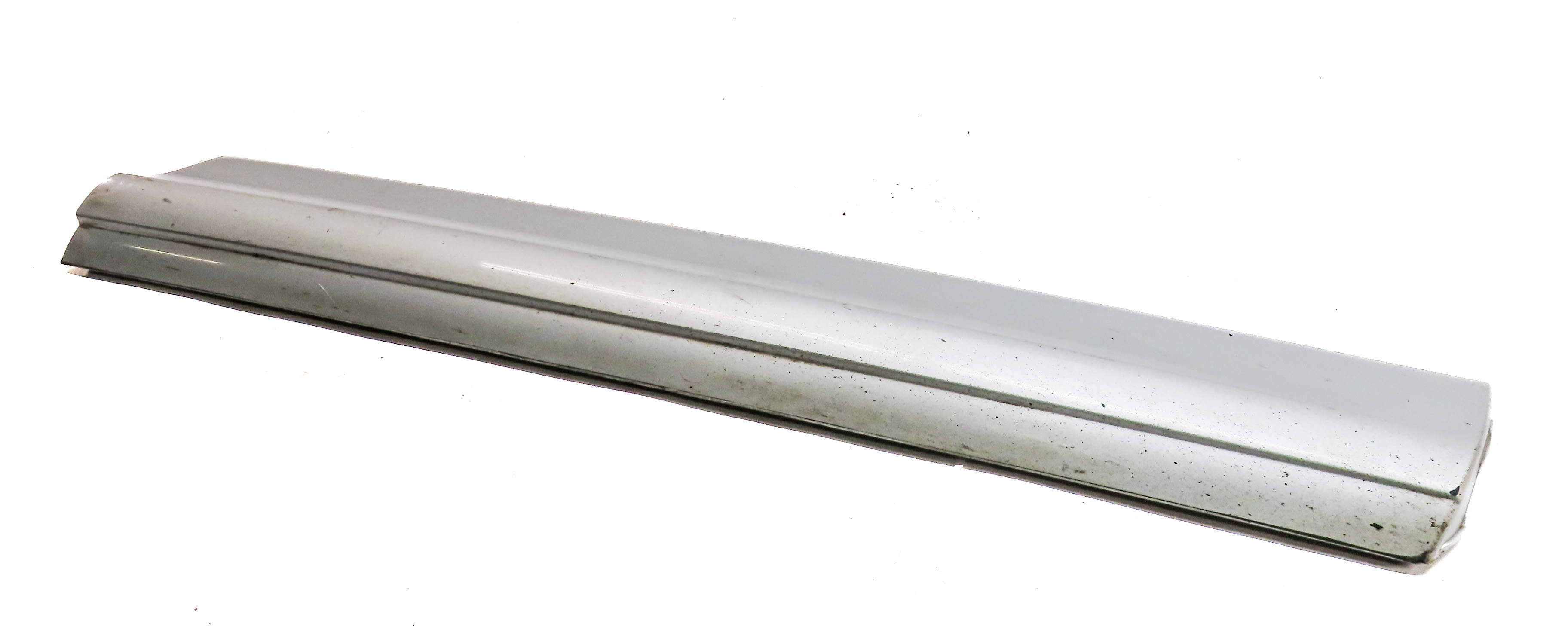 2010-2015 AUDI Q7 FRONT RIGHT LOWER DOOR TRIM MOULDING (w/out SLINE) (Silver) — exact item pictured